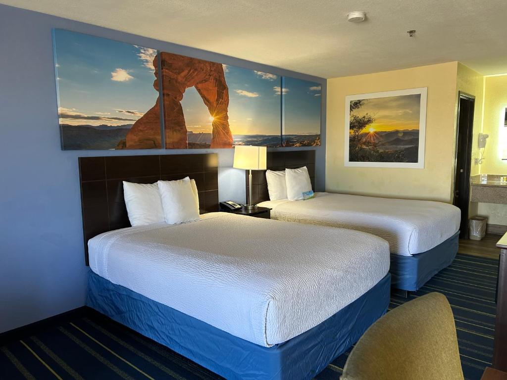 Days Inn by Wyndham Holbrook - Queen Room With Two Queen Beds - Non-Smoking