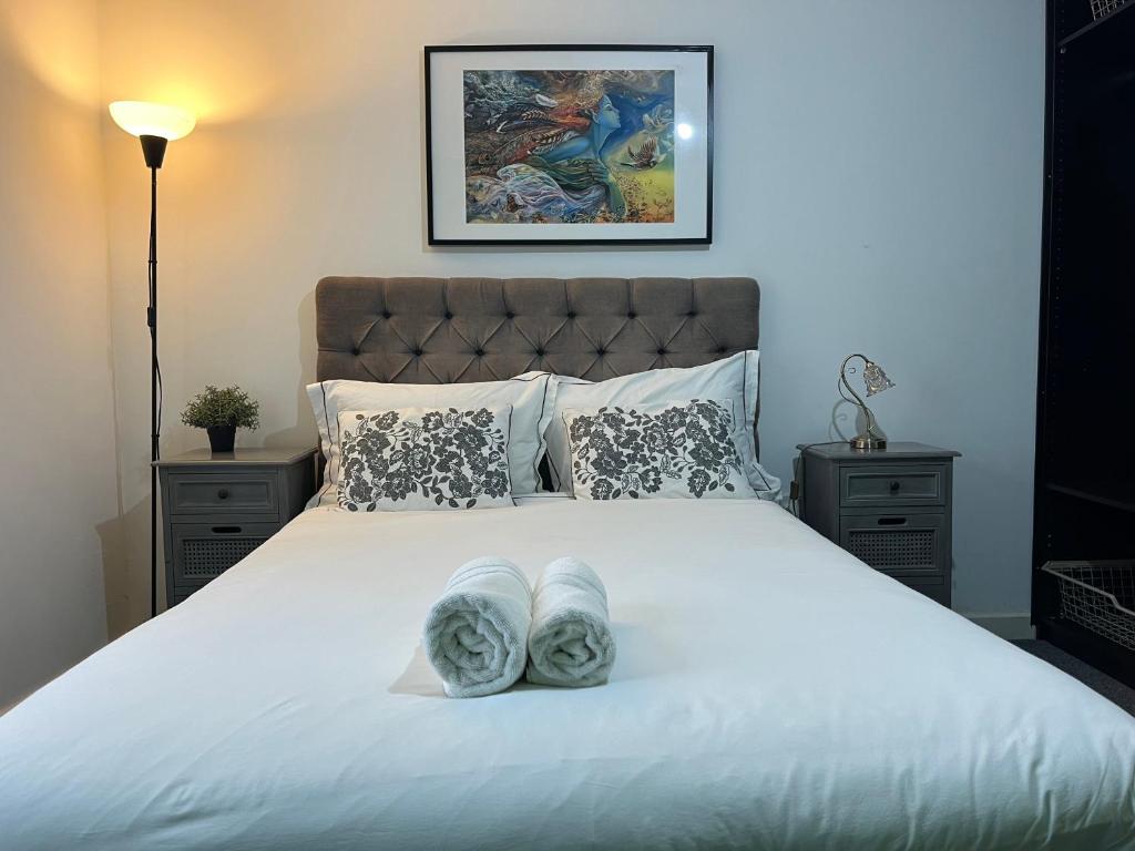 London Luxury Holiday Home B - Two-Bedroom Apartment