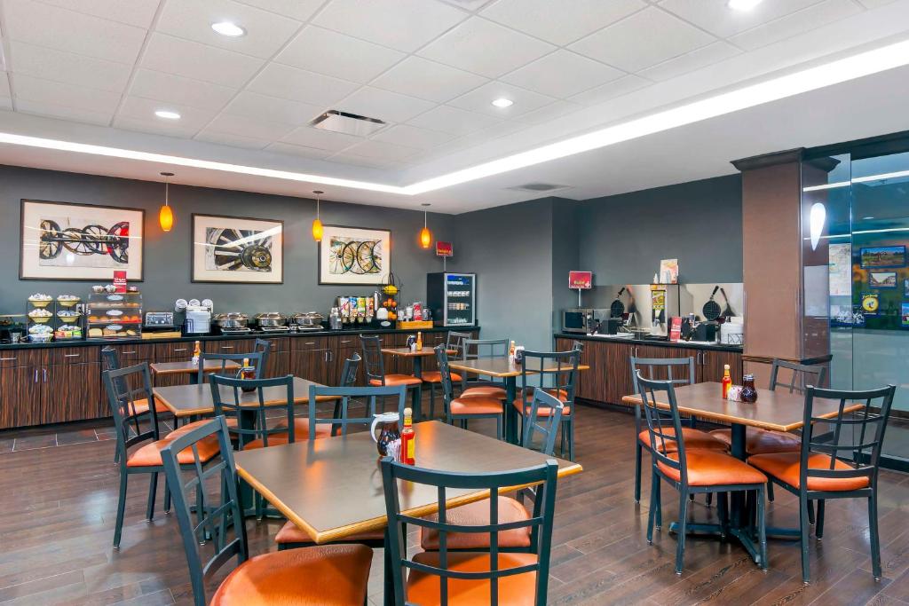 Best Western Plus Olathe Hotel photo