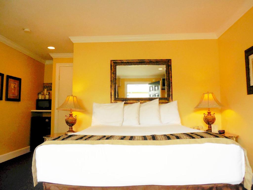 Sea Breeze Inn - Pacific Grove photo