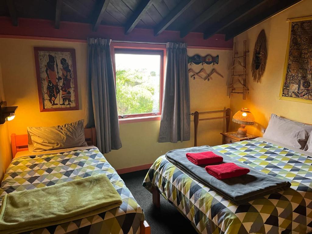 
Twin Room with Shared Bathroom
