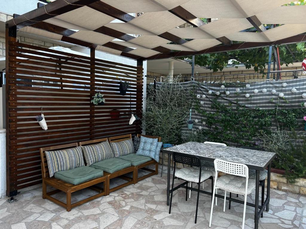 Apartments by the sea Rogoznica - 20158