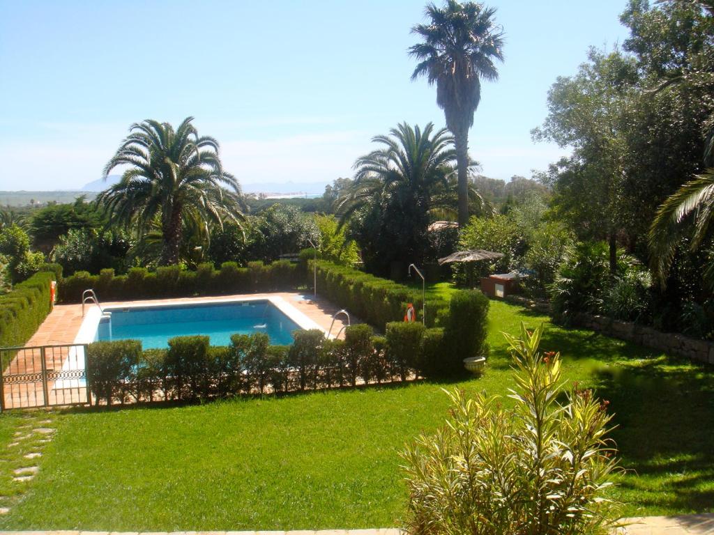 Vista de la piscina de Hotel La Peña o cercanías