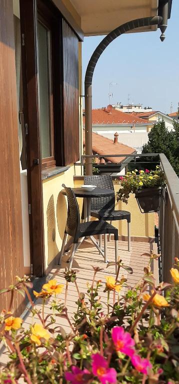 Balkón nebo terasa v ubytování La BumBasina