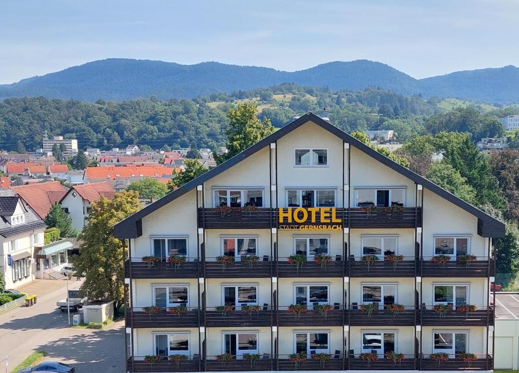 Nespecifikovaný výhled na hory nebo výhled na hory při pohledu z hotelu