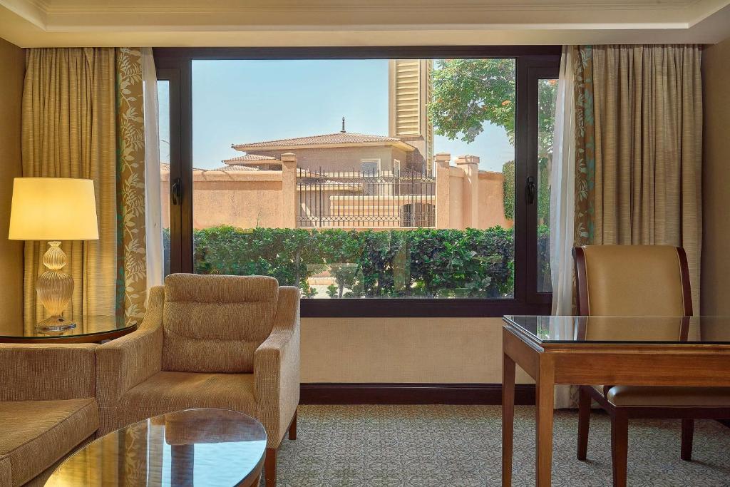 Hilton Alexandria King's Ranch Hotel - 5