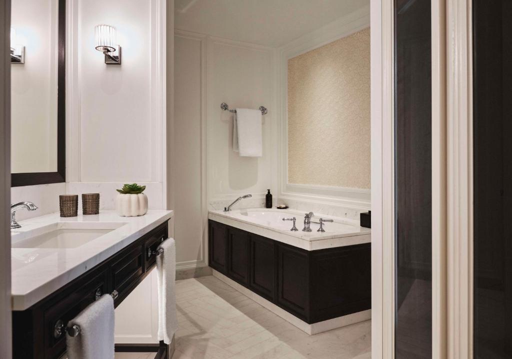 Park Hyatt London River Thames - Corner King Room With River View