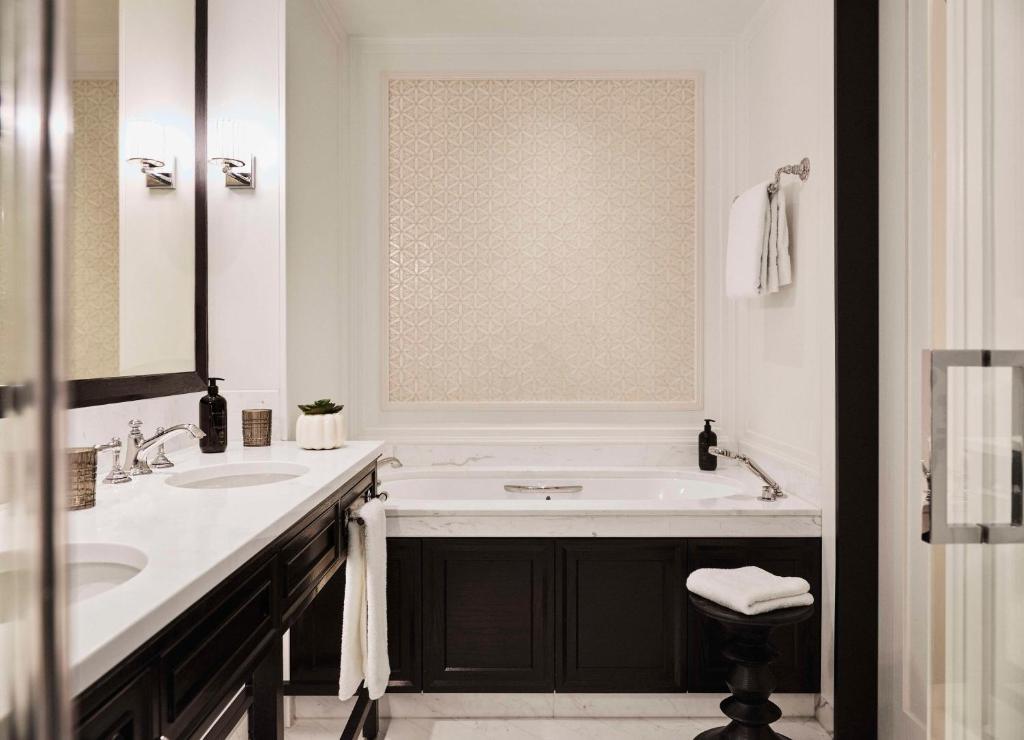 
Twin Room with River View
