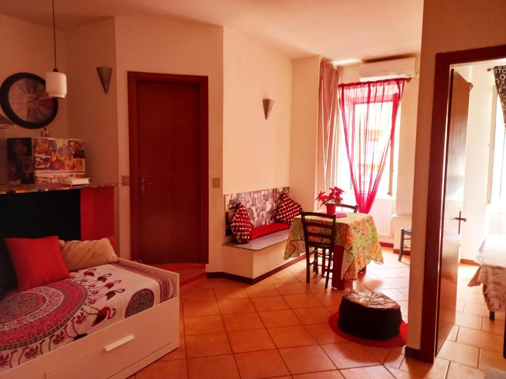 Χώρος καθιστικού στο Rosso rubino