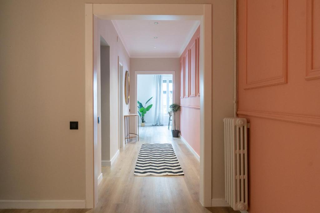 Stay U-nique Apartments Balmes II - 1