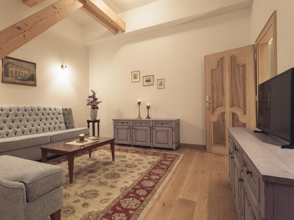 Schloss Thalheim - 16