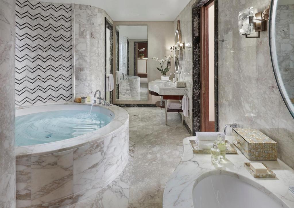Koupelna v ubytování Mandarin Oriental, Doha