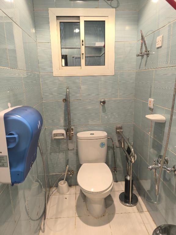 Koupelna v ubytování Jawharat dakher hotel فندق جوهرة ذاخر توصيل مجاني من و إلى الحرم