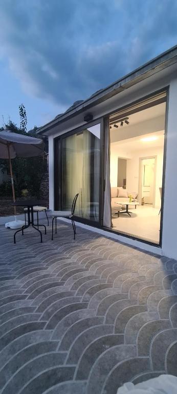 En terrasse eller udendørsområde på Apartman Vesna