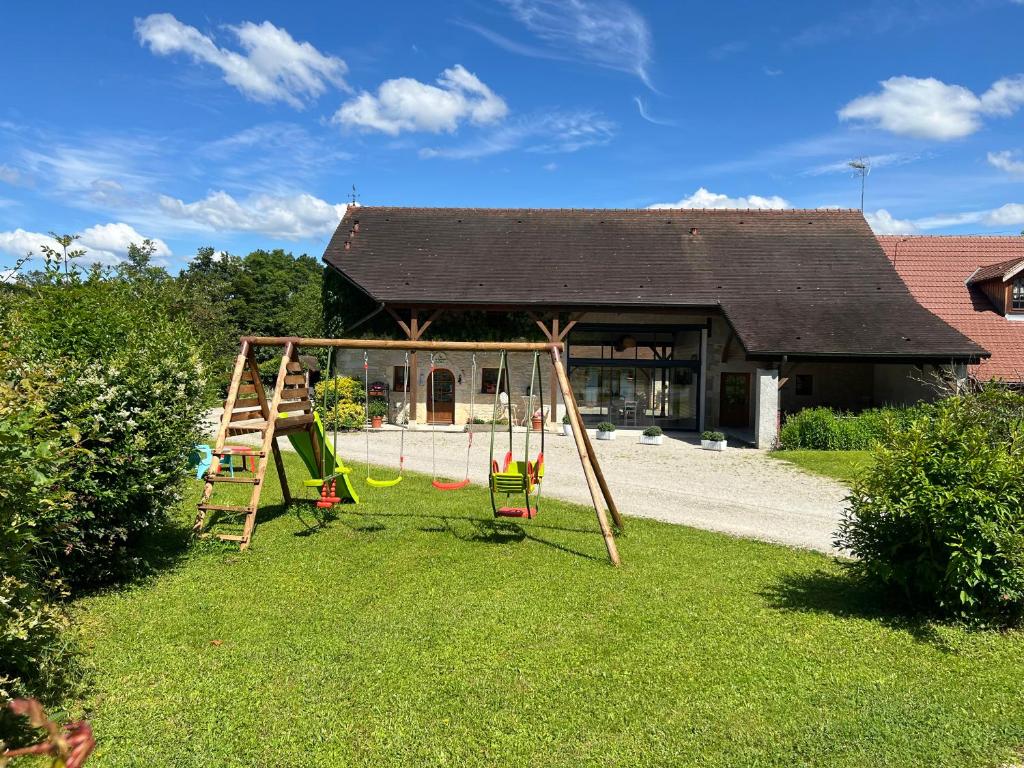 Herní místnost nebo prostor pro děti v ubytování La Grange de Félix