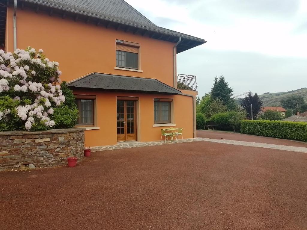 Gîte, suite d'hote de charme, petit déjeuner compris - Maison D'une Chambre
