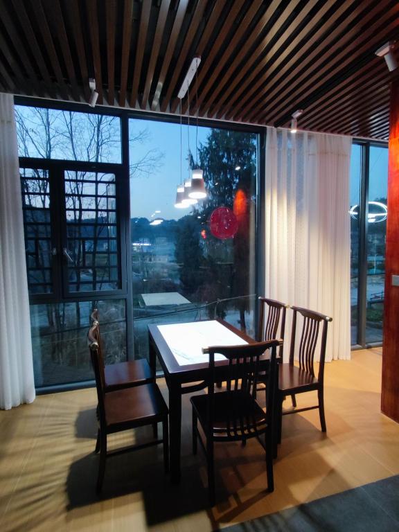 Fotografie z fotogalerie ubytování 张家界盼景客栈 v destinaci Guanqiao