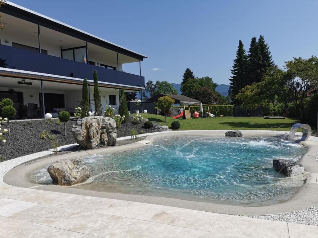 Bazén v ubytování Blaue Lagune-Ferien mit Stil nebo v jeho okolí