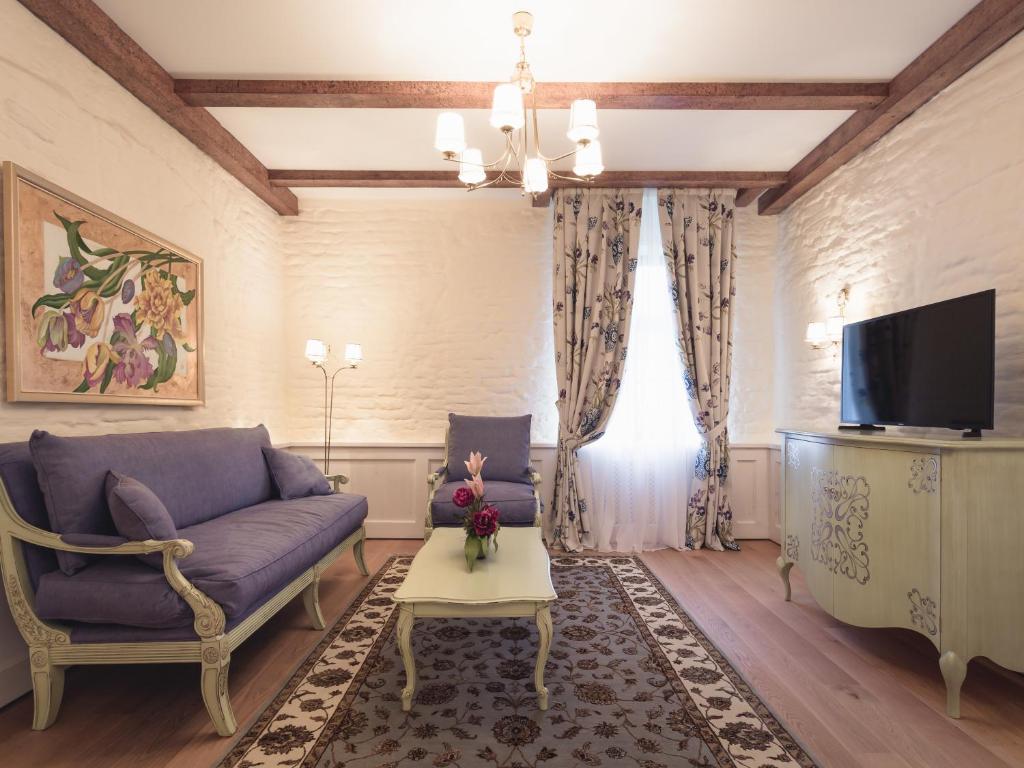 Schloss Thalheim - 19