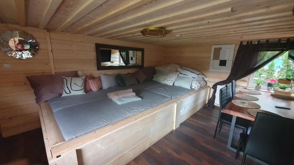 Postel nebo postele na pokoji v ubytování Apartments Beskydy