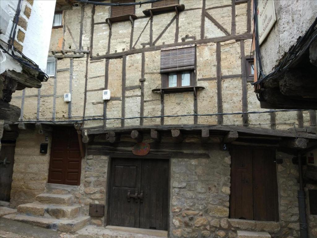 The building in which the country house is located