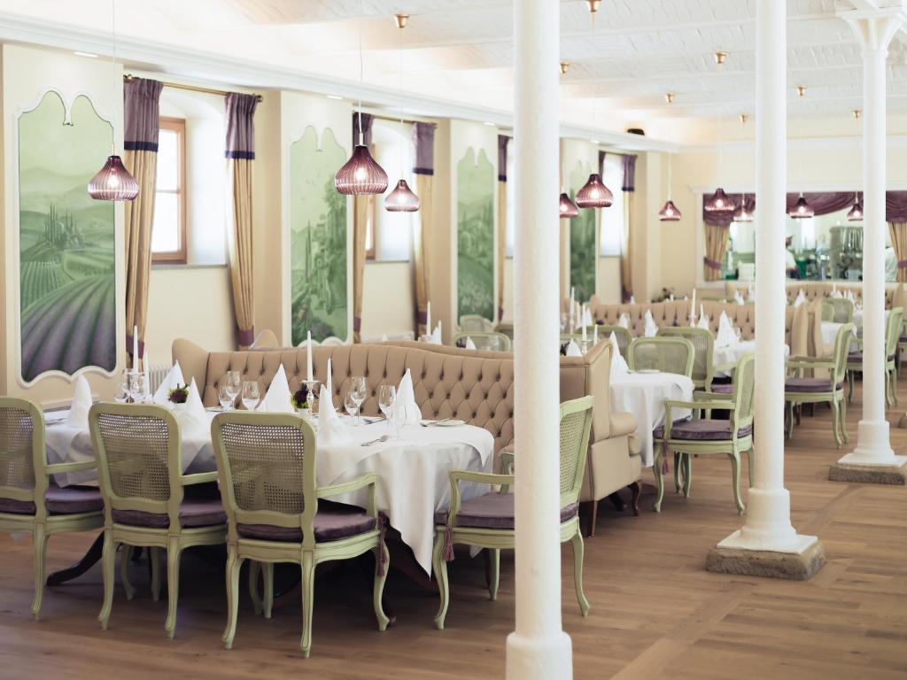 Restaurace v ubytování Schloss Thalheim