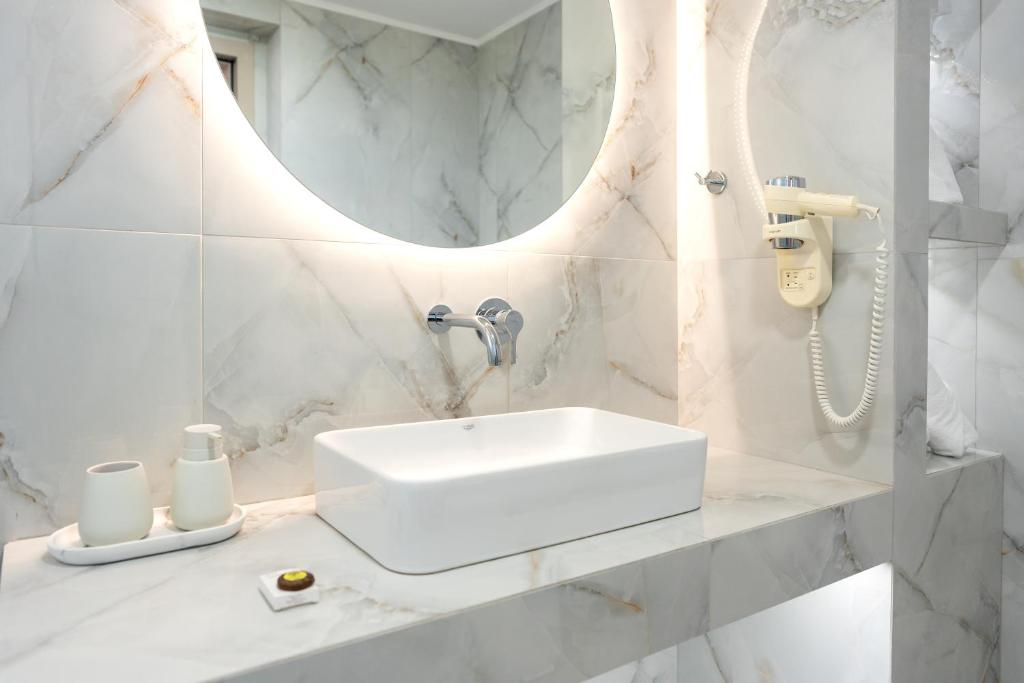 A bathroom at Al Mare Villas