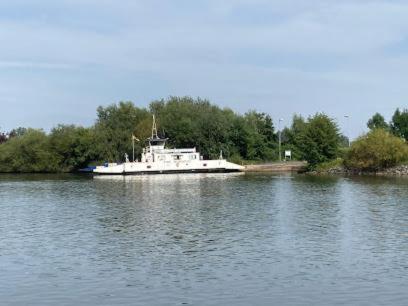 RIVER SIDE near FRANKFURT ----- STAY LIKE AT HOME ----- - 公寓 - 一楼