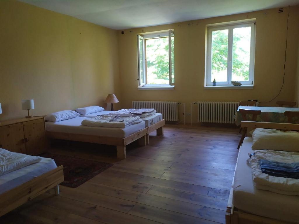 Gut Herzershof - Viervoudige Kamer Met Gedeelde Badkamer