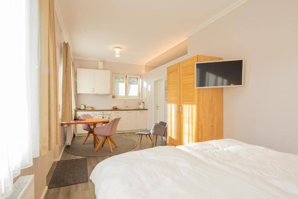 Haus Christina - Romantik Suite - Apartamento De Una Habitación