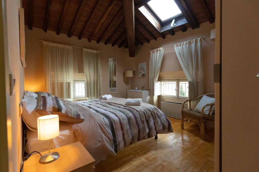 Кровать или кровати в номере [50mt dalle mura+parcheggio]*appartamento tipico*