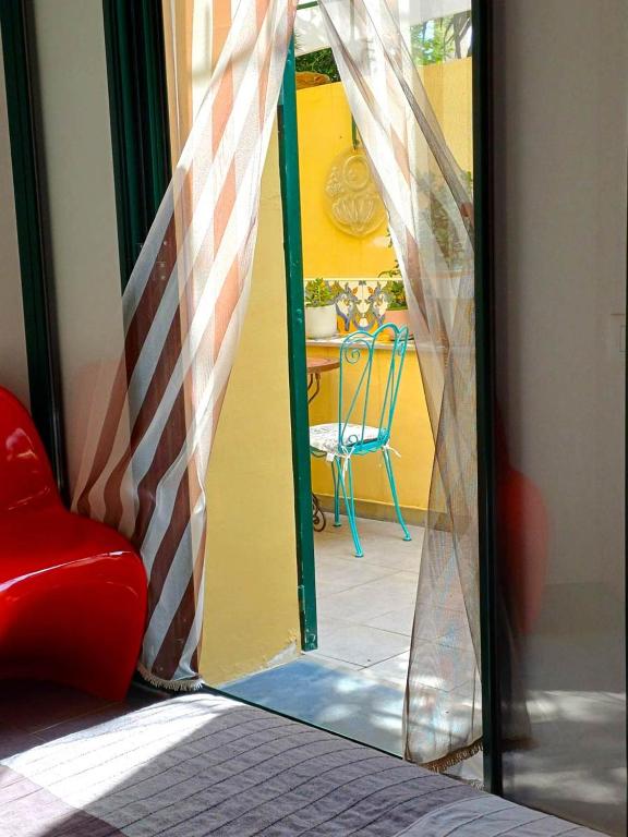 Posteľ alebo postele v izbe v ubytovaní amazing sea cottage "Sleep To The Sound Of The Surf" casetta al mare