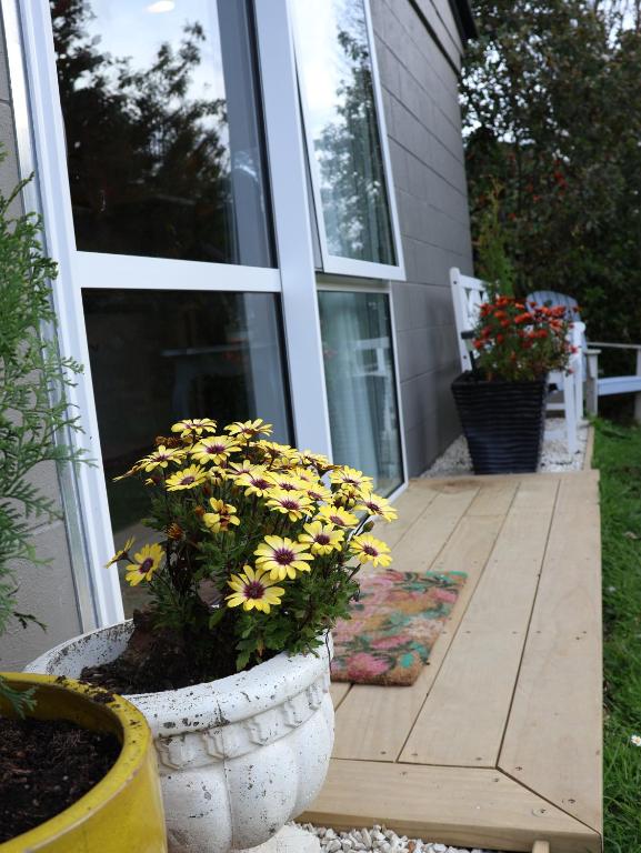 Bach on Waikawa 2 bedroom home