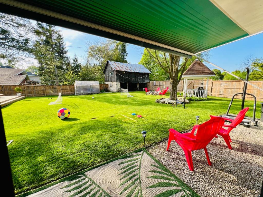 Zahrada ubytování Balkans RV and Hottub Backyard Retreat
