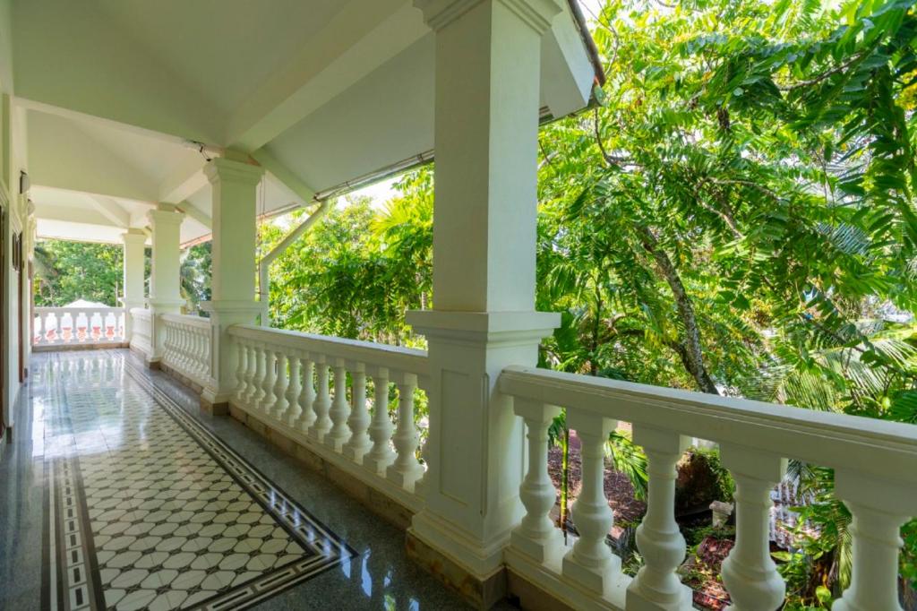 Phòng 3 Người Nhìn Ra Hồ Bơi