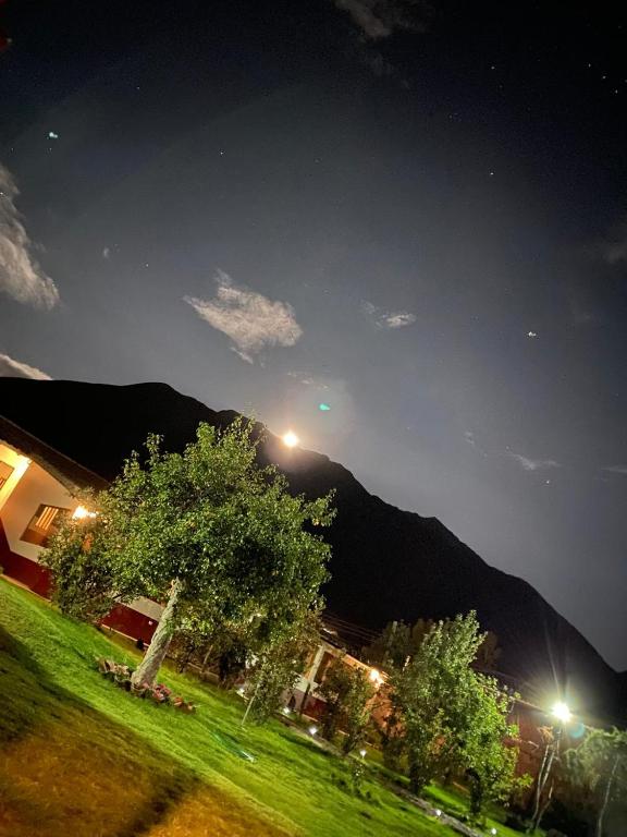 Nespecifikovaný výhled na hory nebo výhled na hory při pohledu z hotelu