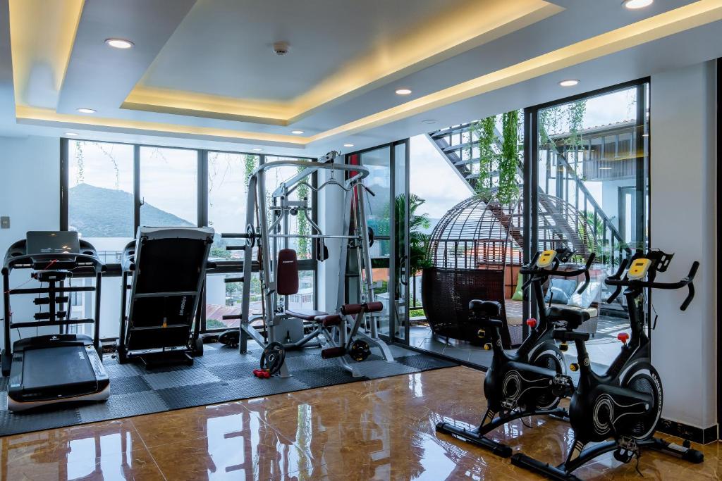 Fitness centrum a/nebo fitness zařízení v ubytování Tuấn Ninh Hotel II