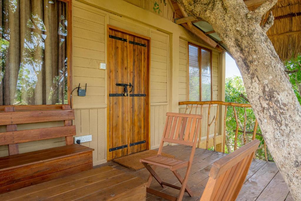 Balkón nebo terasa v ubytování Rock Shade Chalet- Sigiriya