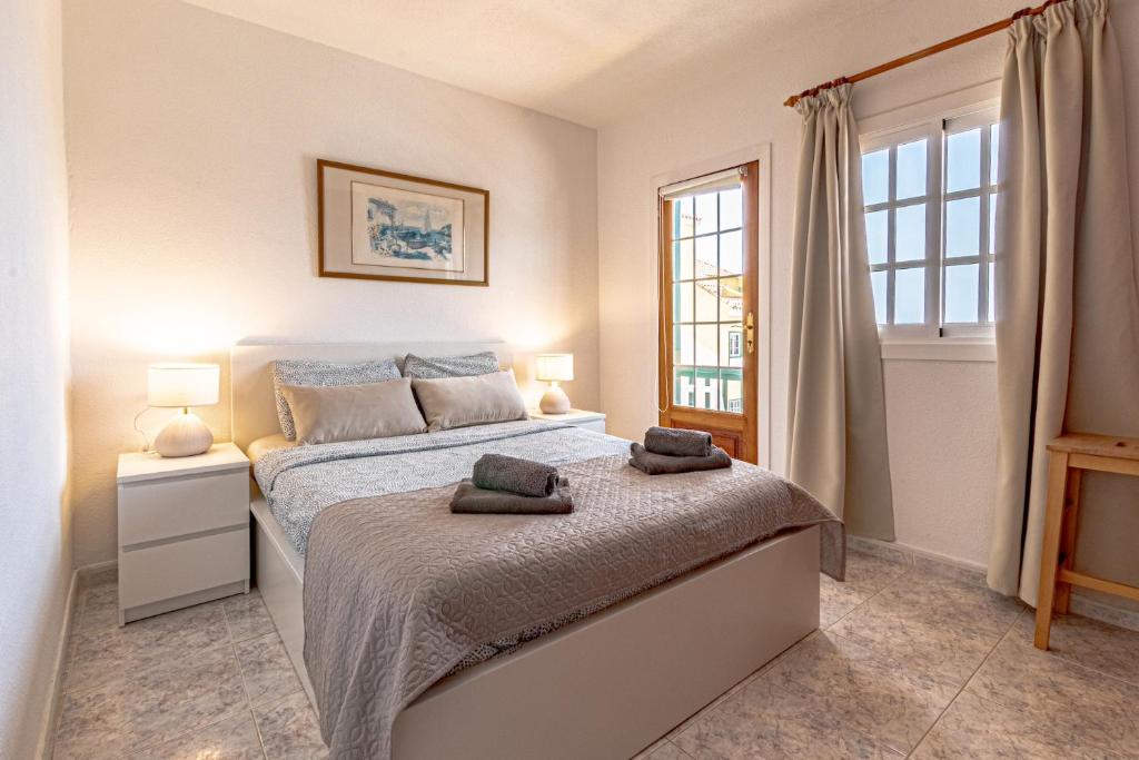 Posteľ alebo postele v izbe v ubytovaní Ocean View Penthouse By Dream Homes Tenerife
