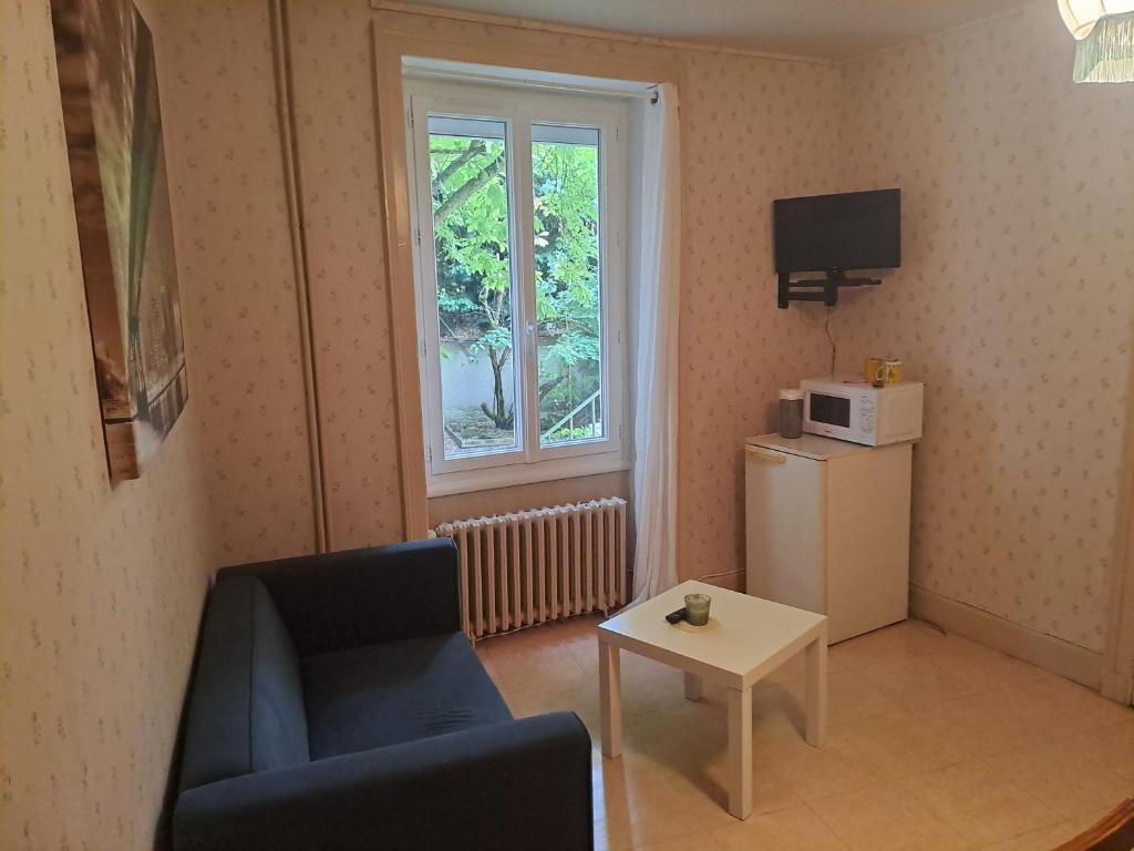 Μια τηλεόραση ή/και κέντρο ψυχαγωγίας στο chambre vintage