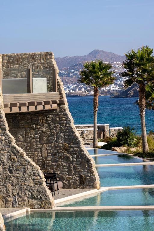 Aeonic Suites and Spa - 14