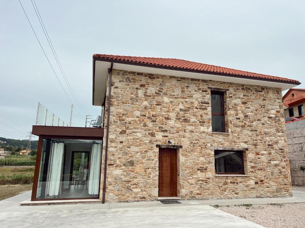 Το κτήριο όπου στεγάζεται  η παραθεριστική κατοικία