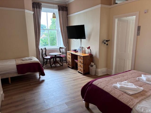 Cumberland Hotel - Triple Room
