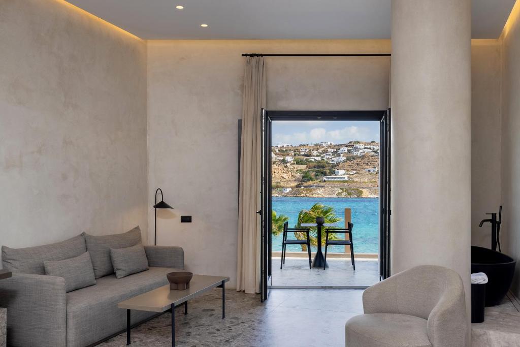 Aeonic Suites and Spa - 18