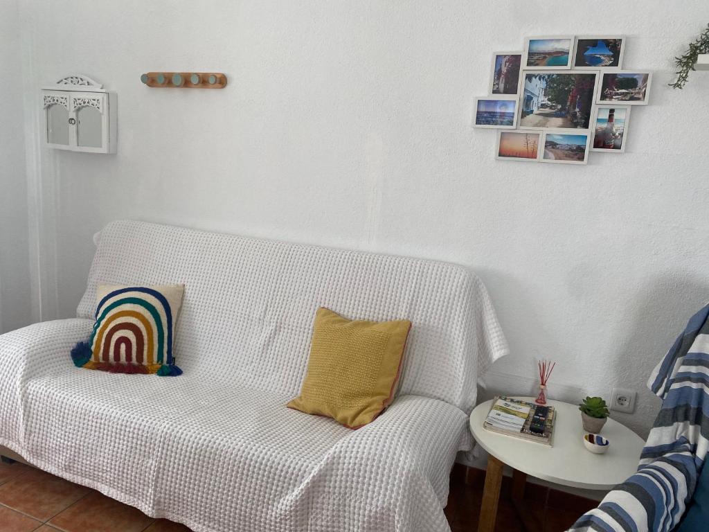 Posedenie v ubytovaní CASA DEL PEZ Vivienda a pie de calle en Agua Amarga a 250 metros de la playa