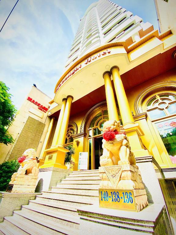 Moonlight Hotel SUITES & Spa VIP - High Floor, The Best View in the City  CENTER, DRAGON Bridge View, Đà Nẵng (giá cập nhật 2025)