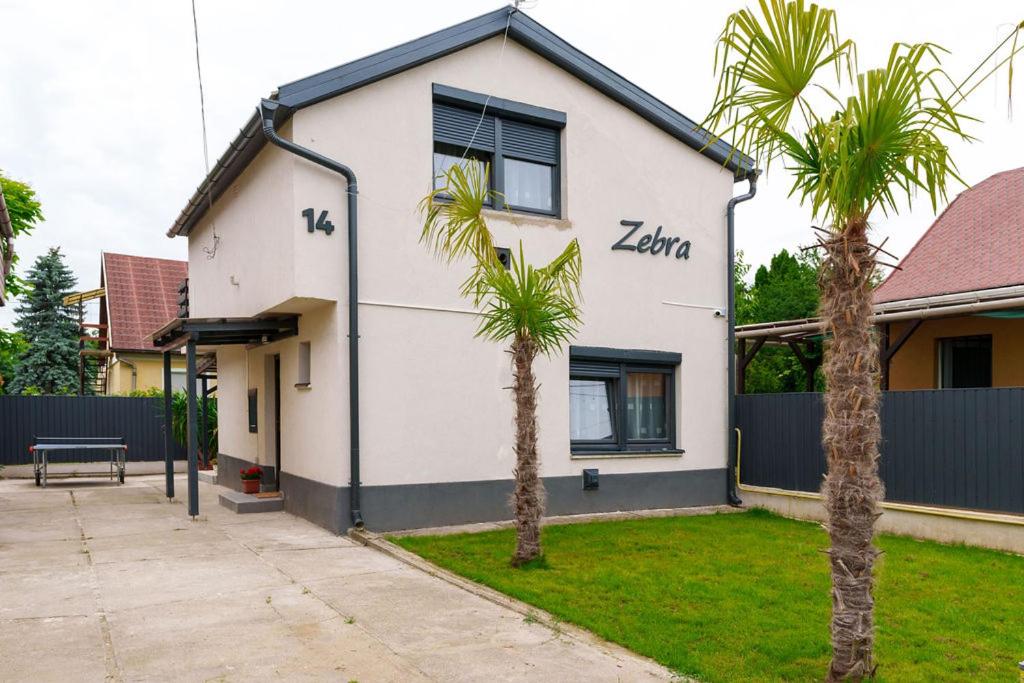 Zebra Apartman Zsóry 3400 Mezőkövesd, Százszorszép utca 14 kép - 1