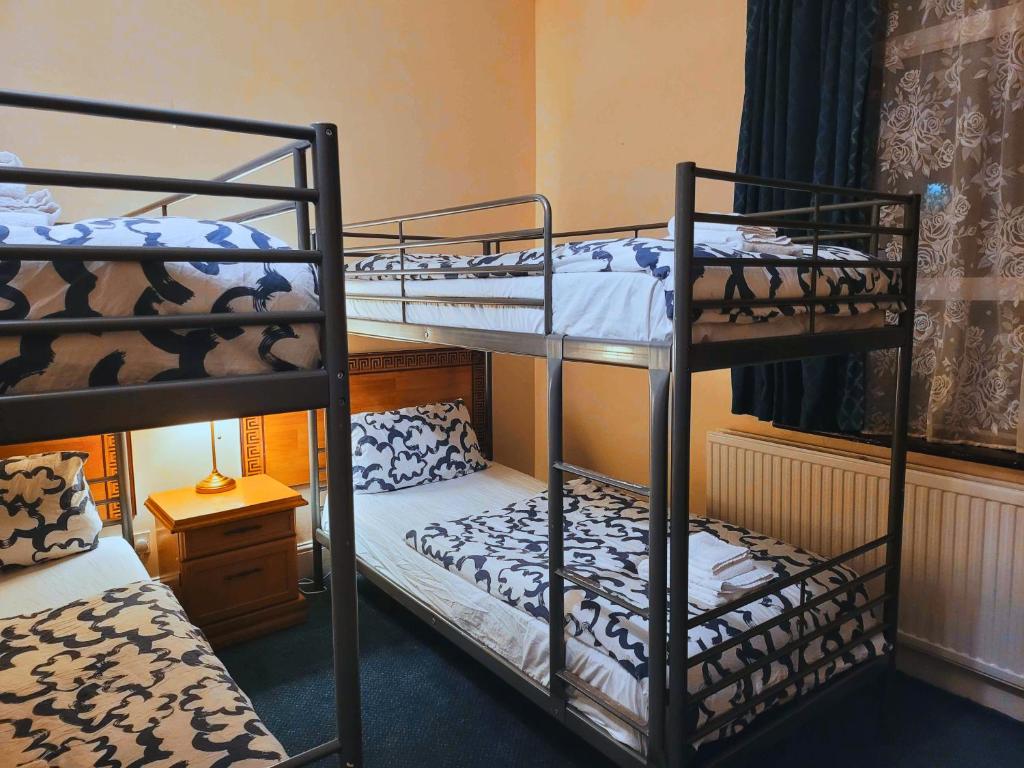 Helen's Hotel near Wembley - Resim 18