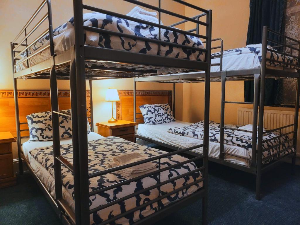 
Quadruple Room with Shared Bathroom
