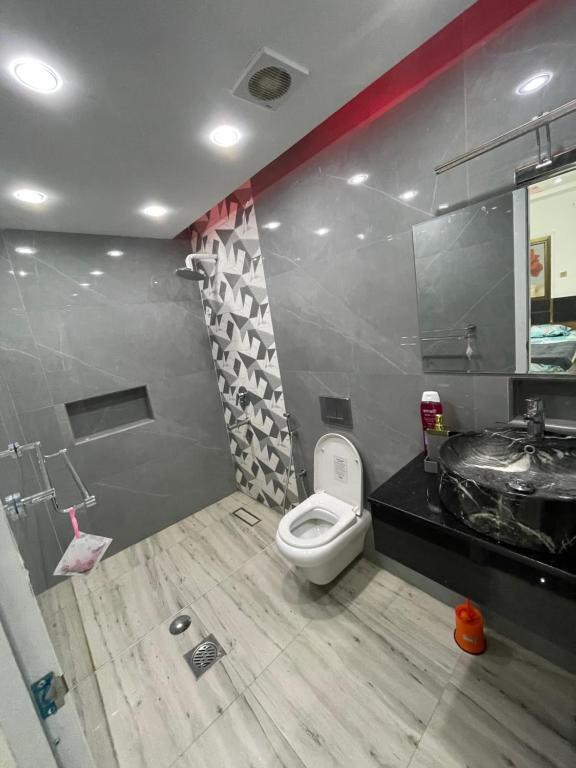 Garden Villa, Rawda 3,Ajman的一间浴室